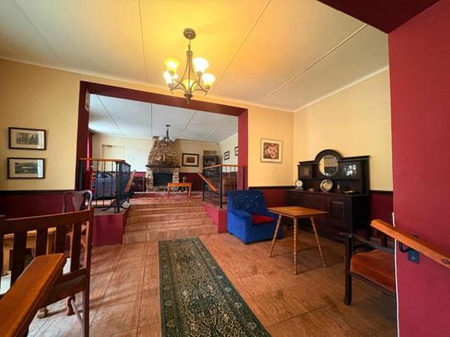10 Bedroom House in Bathurst