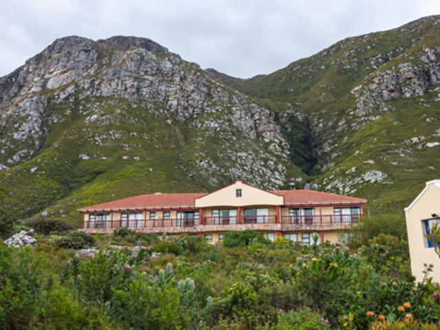 10 Bedroom House in Bettys Bay