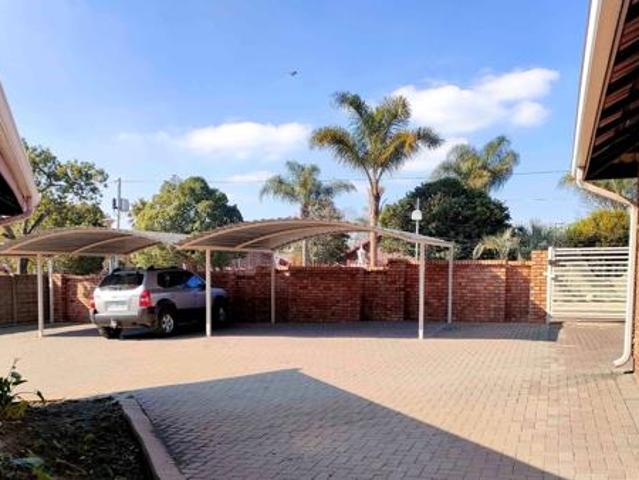10 Bedroom House in Duvha Park