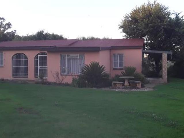 10 Bedroom House in Delmas
