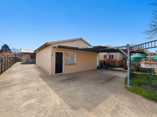 10 Bedroom House in Ermelo