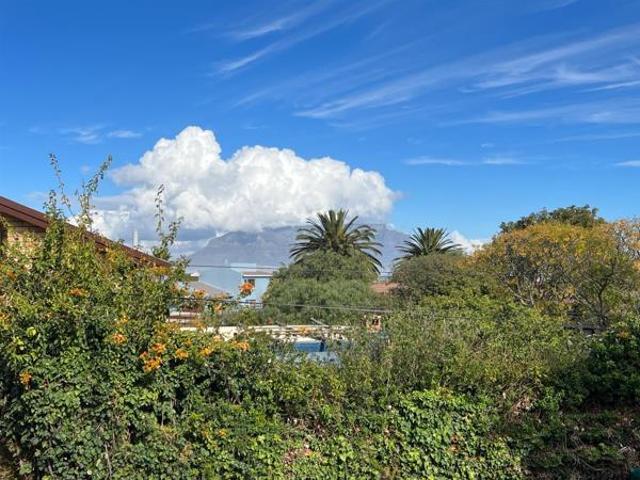 10 Bedroom House in Flamingo Vlei