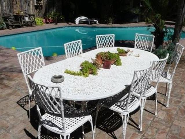 10 Bedroom House in Graaff Reinet