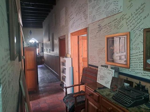 10 Bedroom House in Graaff Reinet
