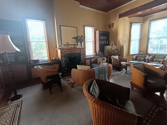 10 Bedroom House in Graaff Reinet