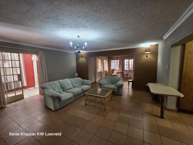10 Bedroom House in Graskop