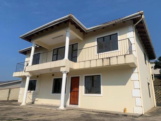 10 Bedroom House in Lotusville