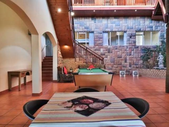 10 Bedroom House in Palm Beach