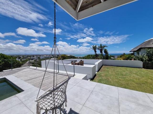 10 Bedroom House in St Francis Bay Village