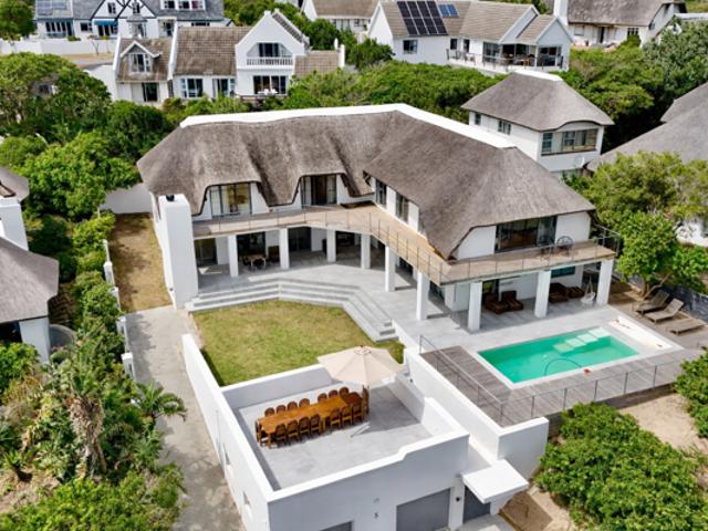 10 Bedroom House in St Francis Bay Village