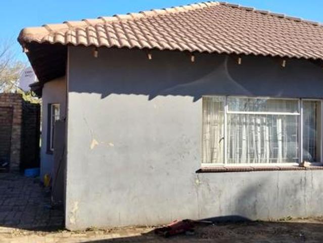 10 Bedroom House in Vereeniging Central