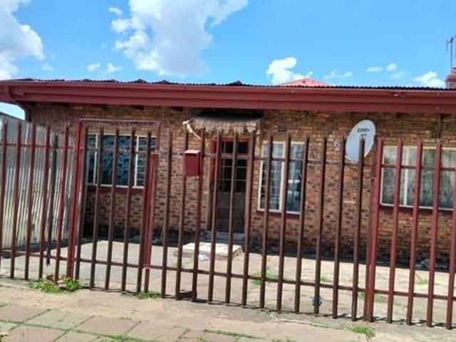 10 Bedroom House in Vereeniging Central