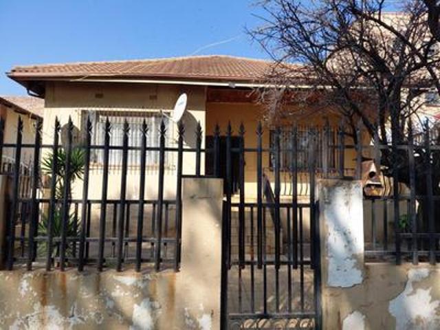 10 bedroom house in yeoville bellevue east