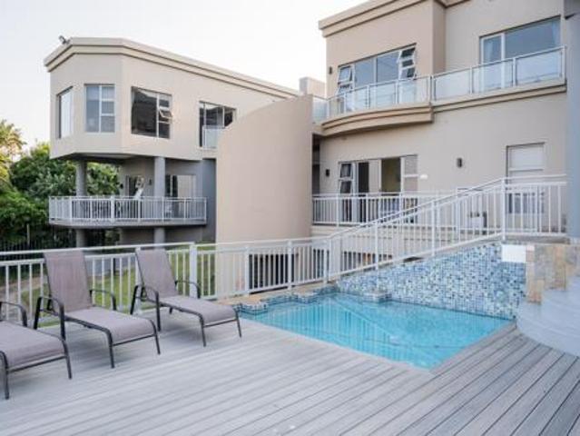 10 Bedroom House in Zinkwazi Beach