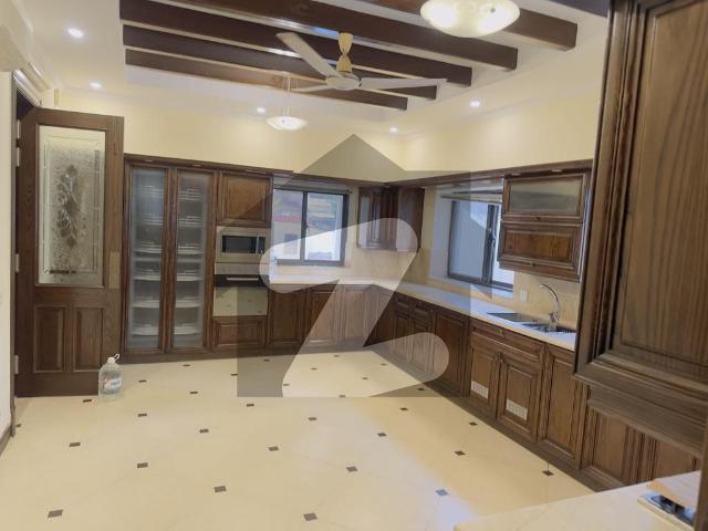 10 Beds Luxurious House For Rent F 6