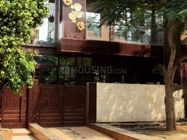10 BHK Independent House in Ansal Golf Links 1 for resale Greater Noida. The reference number is 19888948