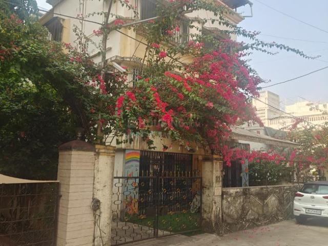 10 BHK Independent House in Kandivali West for resale Mumbai. The reference number is 20573504