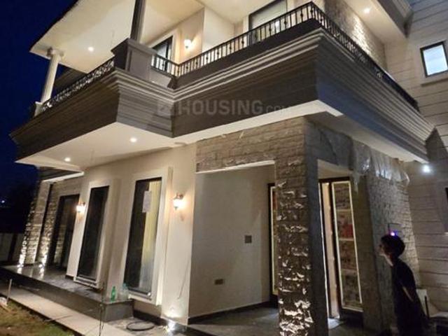 10 BHK Independent House in Sector 70 for resale Sahibzada Ajit Singh Nagar. The reference number is 17095442