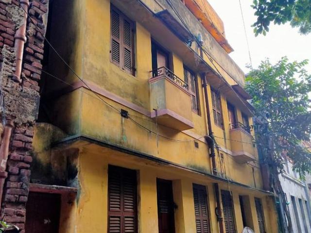 10 BHK Independent House in Shobhabazar for resale Kolkata. The reference number is 9165991
