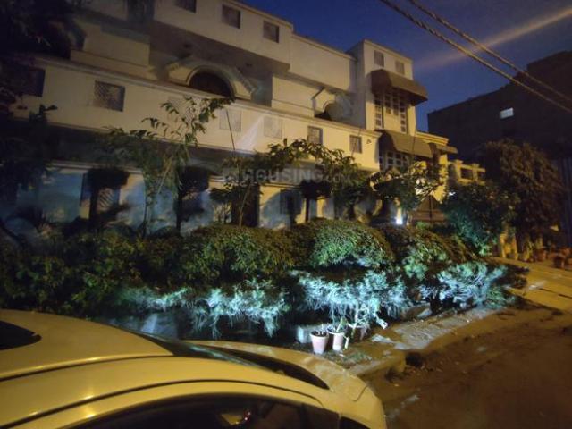10 BHK Independent House in Punjabi Bagh for resale West Delhi. The reference number is 16570395