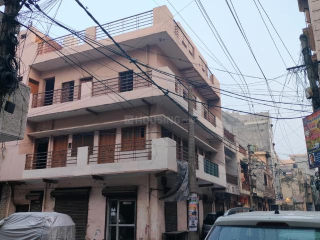 10 BHK Independent House in Tri Nagar for resale New Delhi. The reference number is 14942599