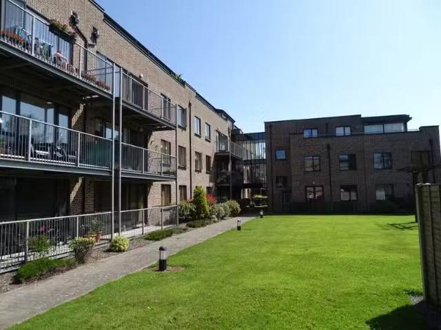 10 Block A, Stradbrook Apartments, Stradbally Road, Portlaoise.