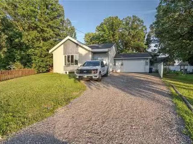 10 Blossom Bay, Blumenort, MB, R0A 0C0 house for sale Listi.