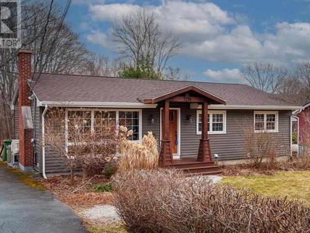 10 Brockwell Street, Bedford, NS, B4A 2M2 house for sale | Listing ID 202505 | Royal LePage