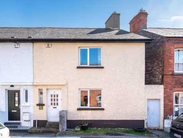 10 Brighton Avenue, Clontarf West, Dublin 3, D03PW20 is for sale