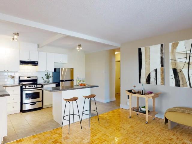 10 Burnside Ave