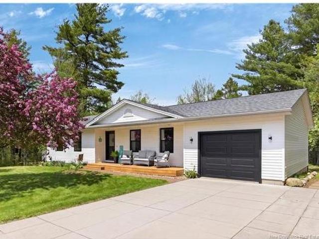 10 Cambridge Dr, Burton, NB, E2V 3E8 house for sale | Listing ID NB140105 | Royal LePage