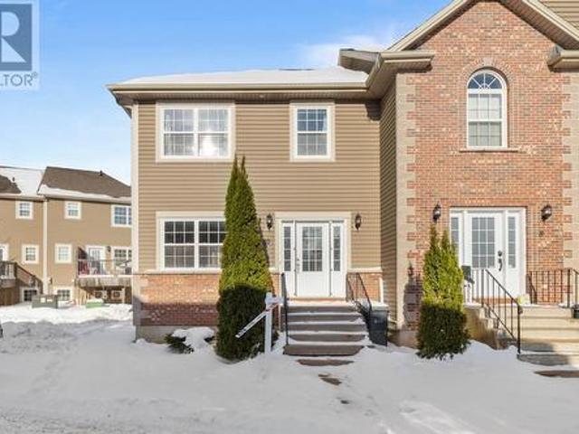 10 Cameron Heights, Stratford, PE, C1B 0K2 townhouse for sale | Listing ID 202502 | Royal LePage