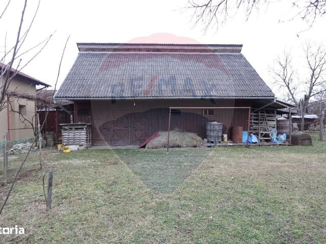 O proprietate cu două case în Șomcuta Mare