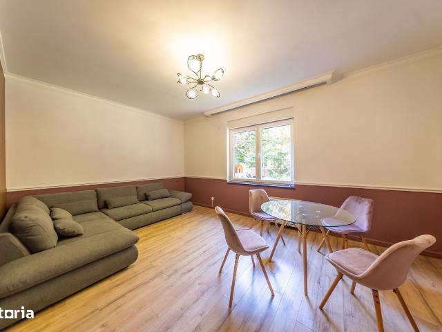 10+ Camere, casa de vanzare Arad judet, Arad 8950 •
