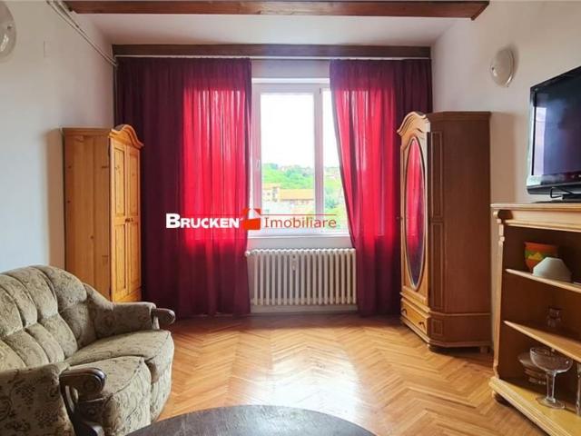 10+ Camere, apartament de vanzare Bihor judet, Podgoria 8711 •