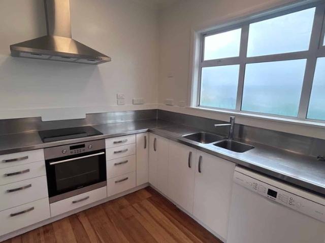 10 Carleton Terrace, Tawa