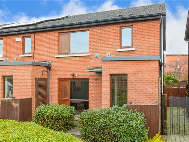 410,000 | 10 Castlegate Chase, Adamstown, Co. Dublin Sherry FitzGerald Lucan 4988 MyHome. Ie Residential