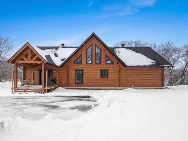 10 Ch. Des Outaouais, L'Île Du Grand Calumet, QC, J0X 1J0 house for sale | Listing ID 9434 | Royal LePage