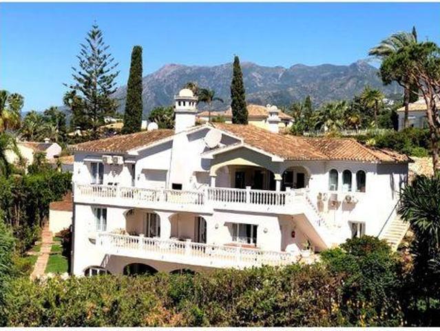 10 Dormitorio Villa Marbella Andalucía 98303944