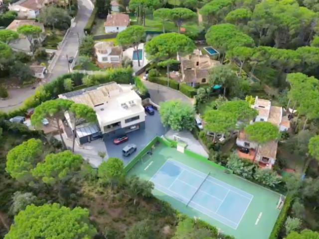 10 Dormitorio Villa Girona Catalonia 99564235