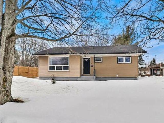 10 Downsview ST Moncton New Brunswick