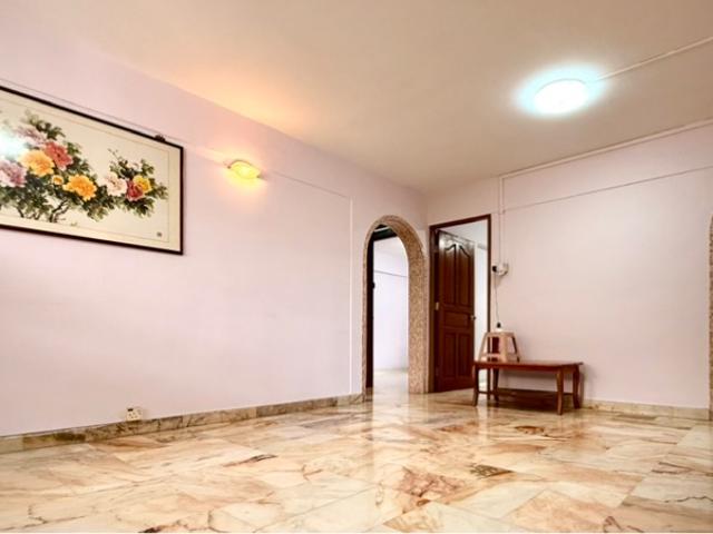 10 Eunos Crescent HDB Apartment For Sale, $620,000, 3 Bed 2 Bath 979 sqft $633.00 psf