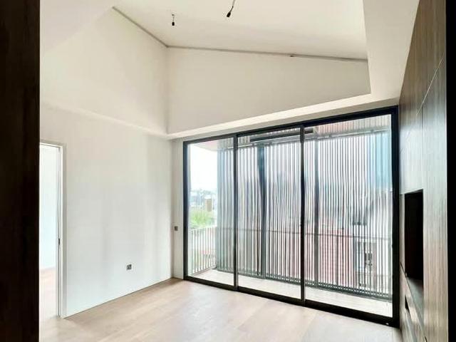 10 Evelyn D11, Apartment