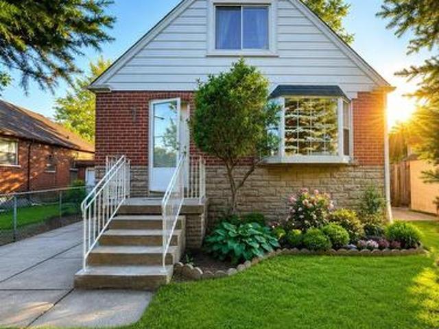 10 Faulkland Road, Toronto Clairlea Birchmount, ON, M1L 3S3 house for sale | Listing ID E13435 | Royal LePage