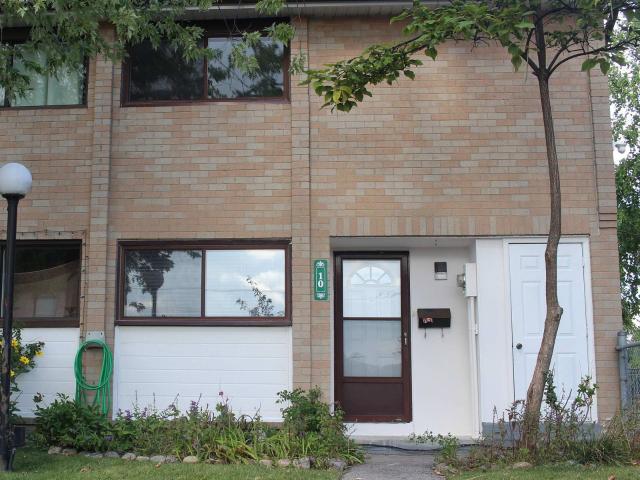 10 Fleetwood Crescent, Brampton | 3Beds/2Bath, Townhouse, $499,000 | Condos. Ca