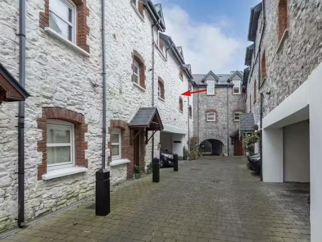 10 Granary Court, Connolly Street, Midleton, Co. Cork, P25DK16.