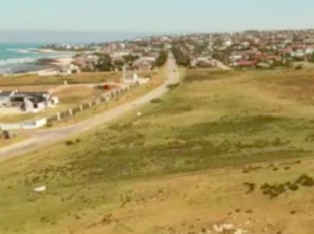 10 ha Land available in Jeffreys Bay Central