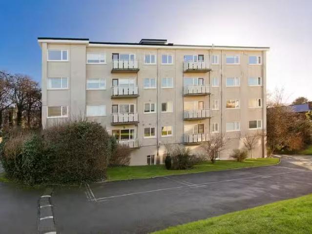 10 Hibernia, De Vesci Court, Monkstown, Co Dublin, A96F292 is.