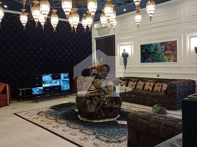 10 Kanal Brand New Farm House Available For Sale In Gulberg Green Islamabad