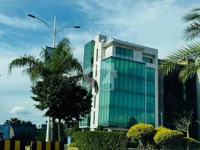 10 Kanal Developed & Possession Farmhouse Plot For Sale In A Block, Gulberg Greens Islamabad Prime Location